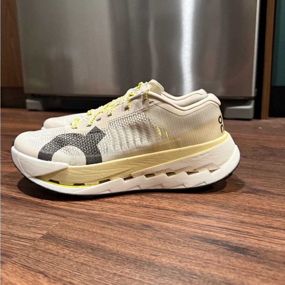 ON Cloudultra Pro. Size 9.5